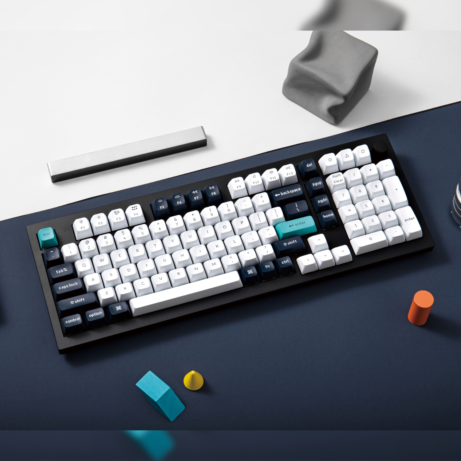 Keychron Q5 Max QMK/VIA Full-size Wireless Custom Mechanical Keyboard (Banana Switches) - Carbon Black - Image 5